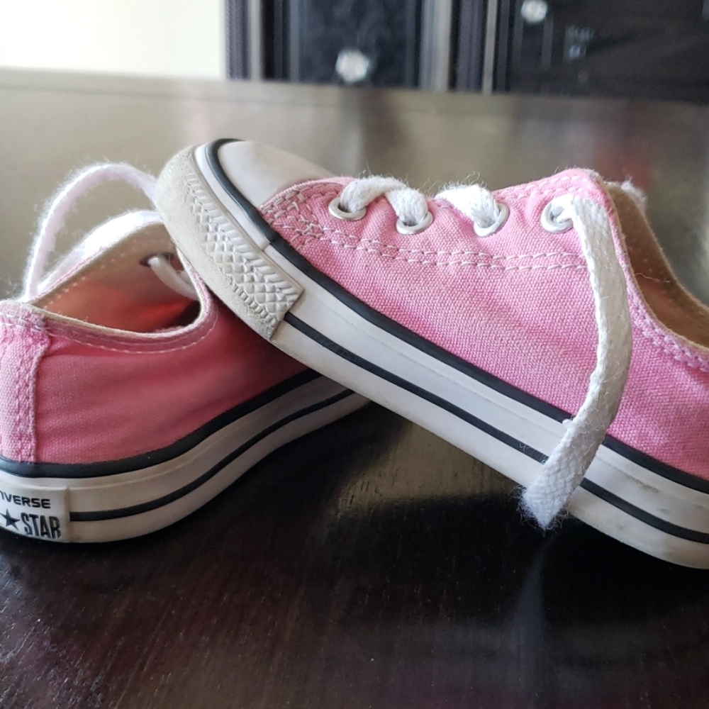Pink converse!! Toddler size 7